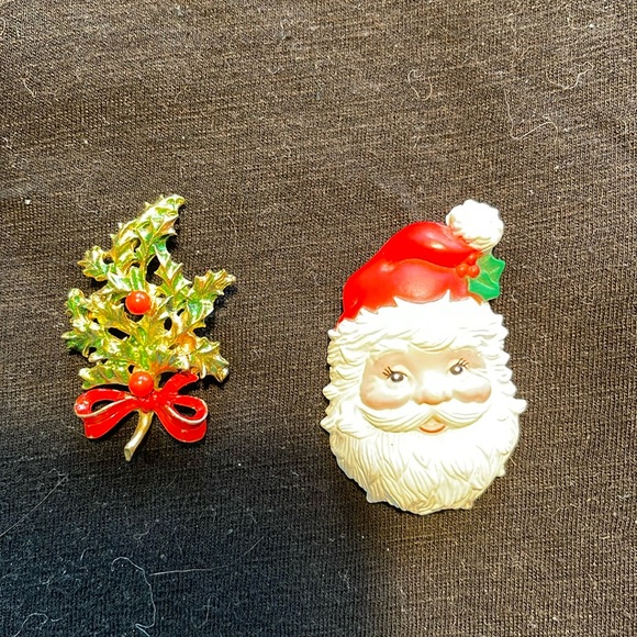 Jewelry - Two For One Hallmark Santa Unsigned Holly Brooches